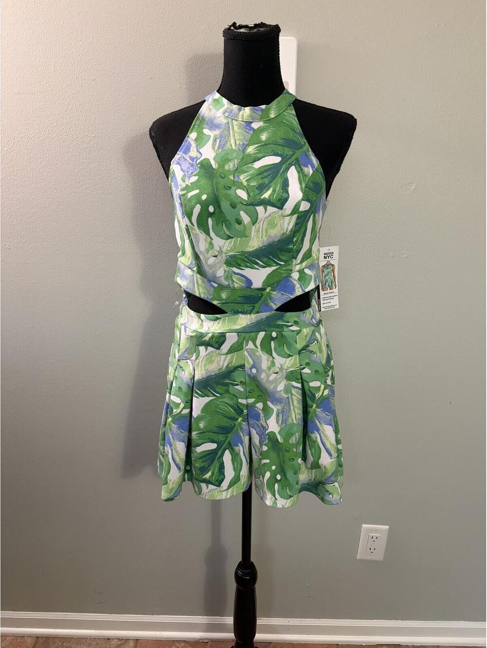 Madden NYC Tropical Leaf Print Halter Cutout Romper Size S New With Tags